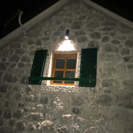 Stone House Near Makarska Vakantiehuis *